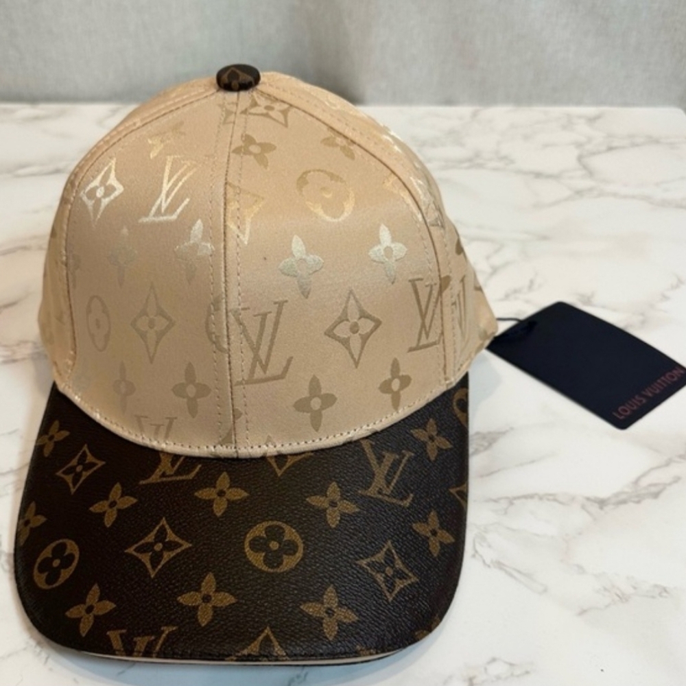 Louis Vuitton Beige and Black Monogram Cap NWT - Picture 3 of 6